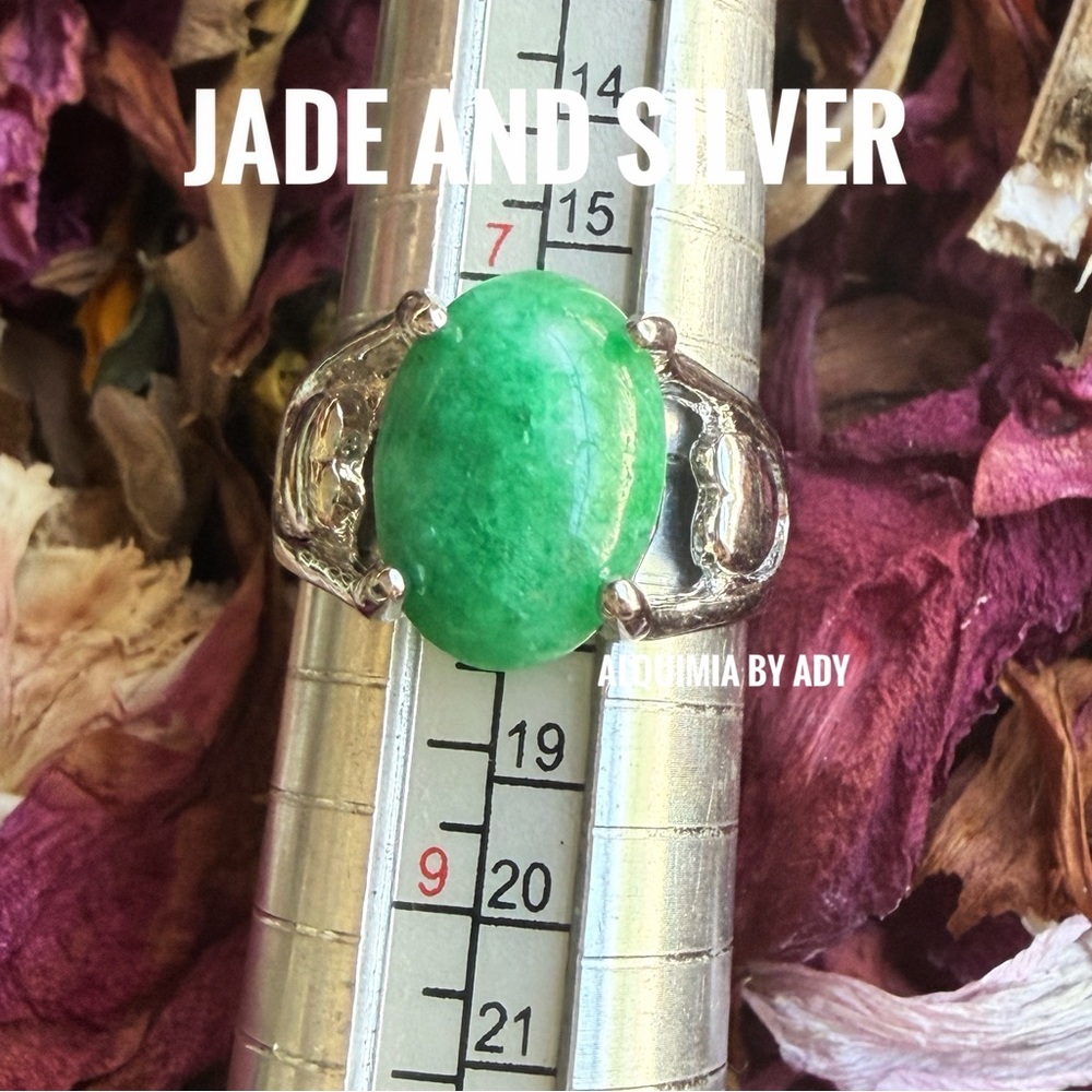 Silver and Green jade Ring - Picture 1 of 2